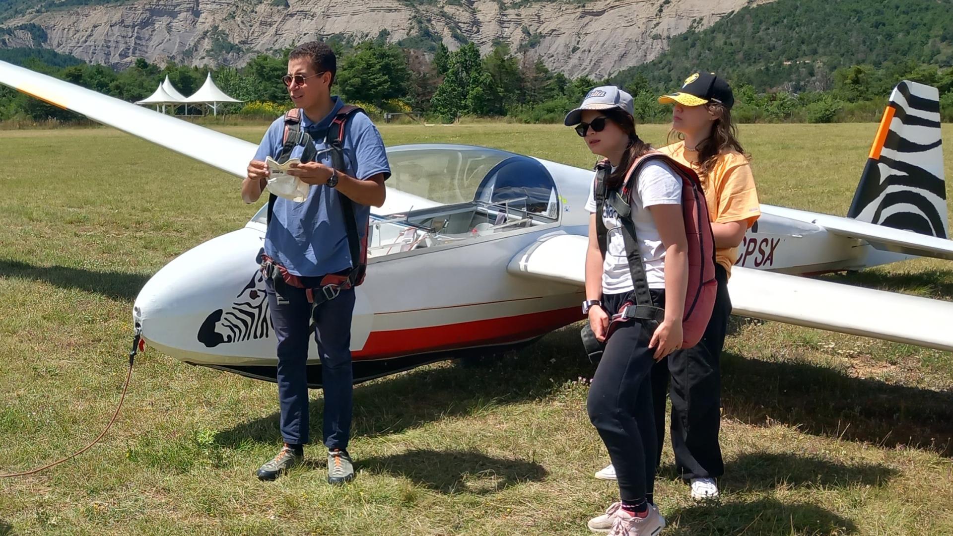 Claire et Laurine en stage planeur féminine
